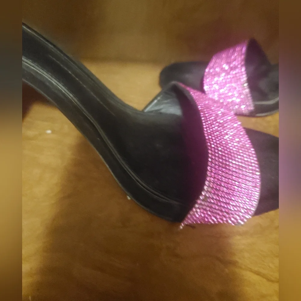Gianni Bini | Hot Pink Dazzling Sparkly ๐ 4 Inch Block Heels - Size: 9 - Picture 6 of 11
